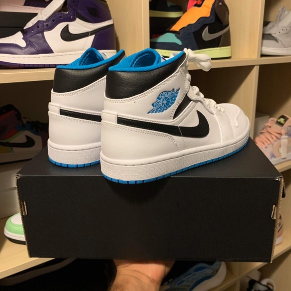 SOLD-Air Jordan 1 Mid Laser Blue - Picture 2 of 4